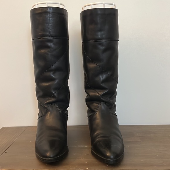 Régence Canada Size 8 black boots with a touch of brown in the back - Picture 2 of 7